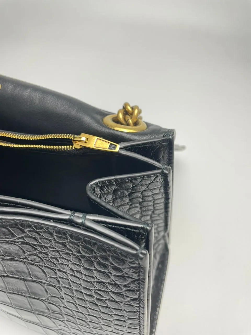 Crush Medium Chain Bag Croc Embossed in Black